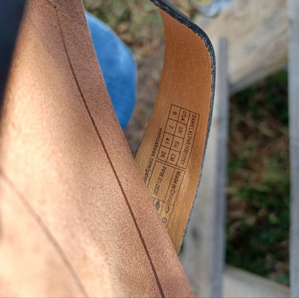 Vionic Copal Daniela Leather Sandals - image 7